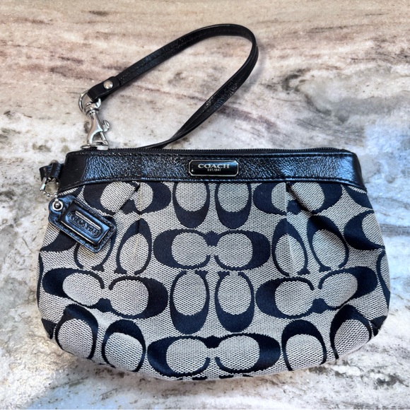 Coach Handbags - Coach Black and Cream Signature Jacquard Canvas Wristlet with Leather Trim NWOT